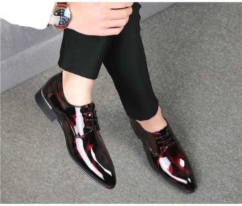 Men's Casual Shoes Moccasins Men Breathable Moccasins Men Red Solid Lace-Up Oxford Shoes for Mens Big Size 46 47 48 with Socks   (16)