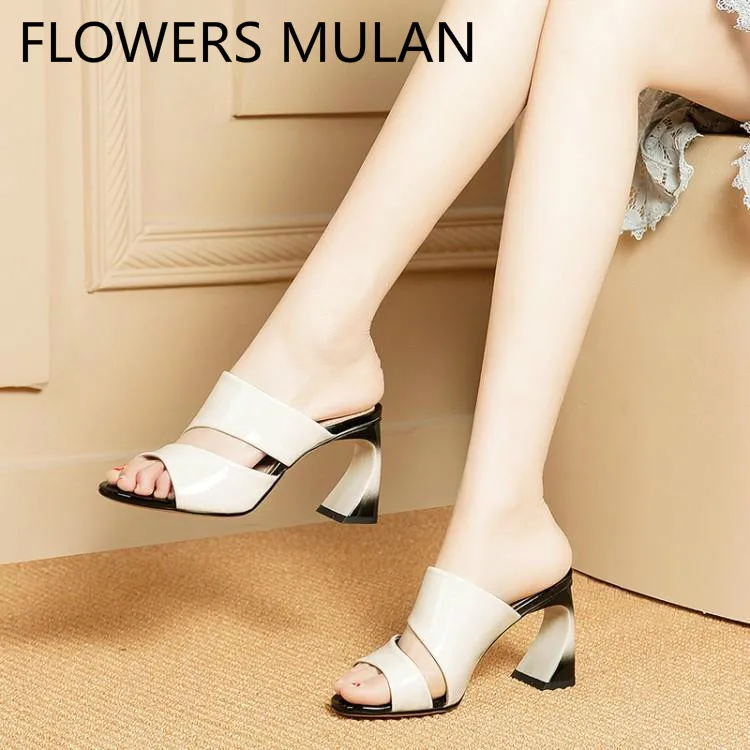 

Black White Patent Leather Slippers Women Peep Toe Chic Fretwork Upper Ladies Mules High Kitten Heels Shoes Woman Slip On Slides