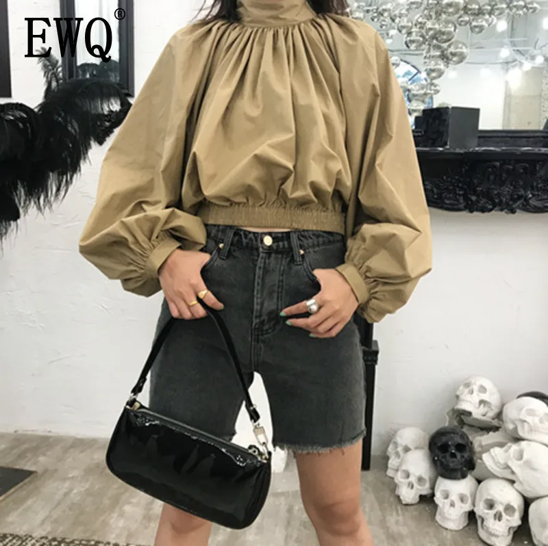 

[EWQ] 2019 summer new High quality khaki pleated puff sleeve Turtleneck loose large size casual top Solid color shirt QJ226