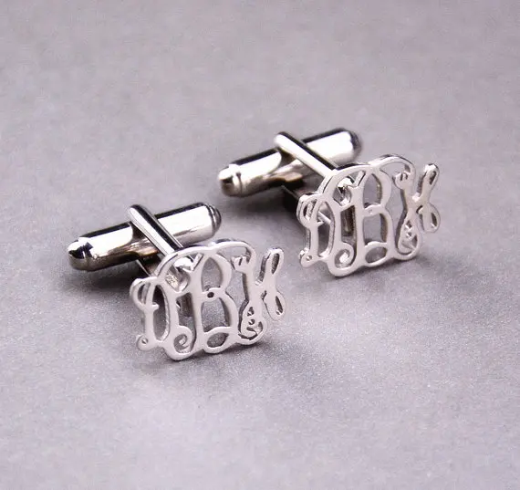 Tanie Wysokiej jakości niestandardowe Cfflink dla mężczyzn prezent ślubny posrebrzane spinki do mankietów popularne personalizuj Monogram ślubne spinki do mankietów