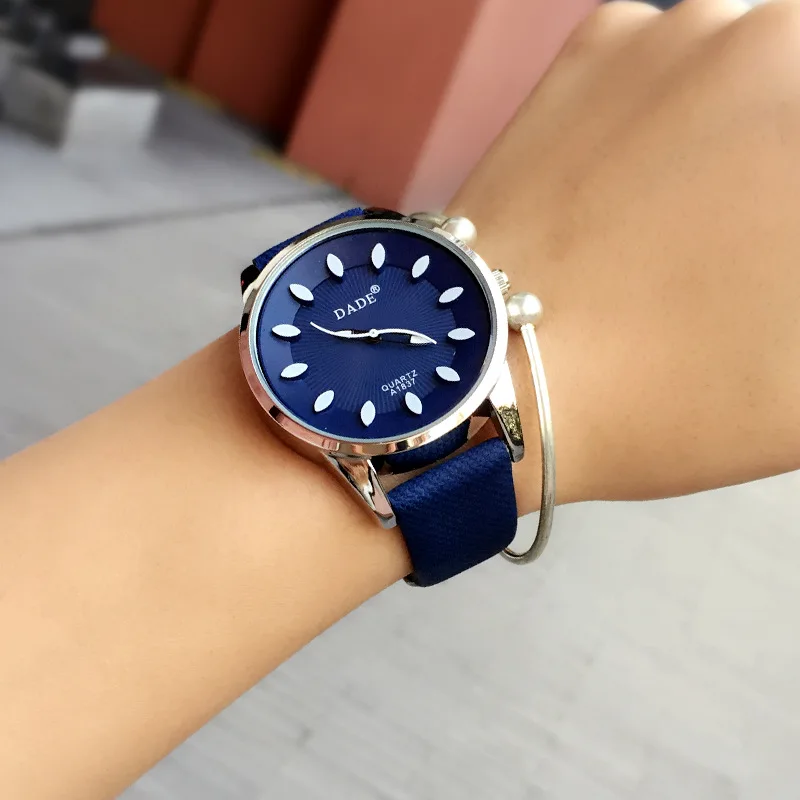 Классический 2017, Новая мода Простой Стиль Топ Известный люксовый бренд кварцевые часы Для женщин повседневные кожаные часы Горячая часы
