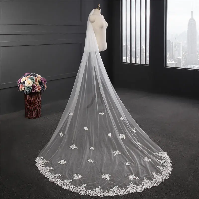 2017 New Design Wedding Veil 3 Meters Long Applique Lace Bridal Veils With Comb One-layer Ivory White Bride Wedding Accessories 2017 New Design Wedding Veil 3 Meters Long Applique Lace Bridal Veils With Comb One-layer Ivory White Bride Wedding Accessories