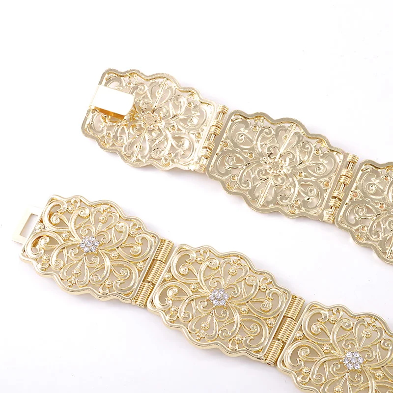 Г.-изысканный золотой ремень с бриллиантами в стиле Марокко с выдолбленным цветочным кристаллом и металлическим поясом