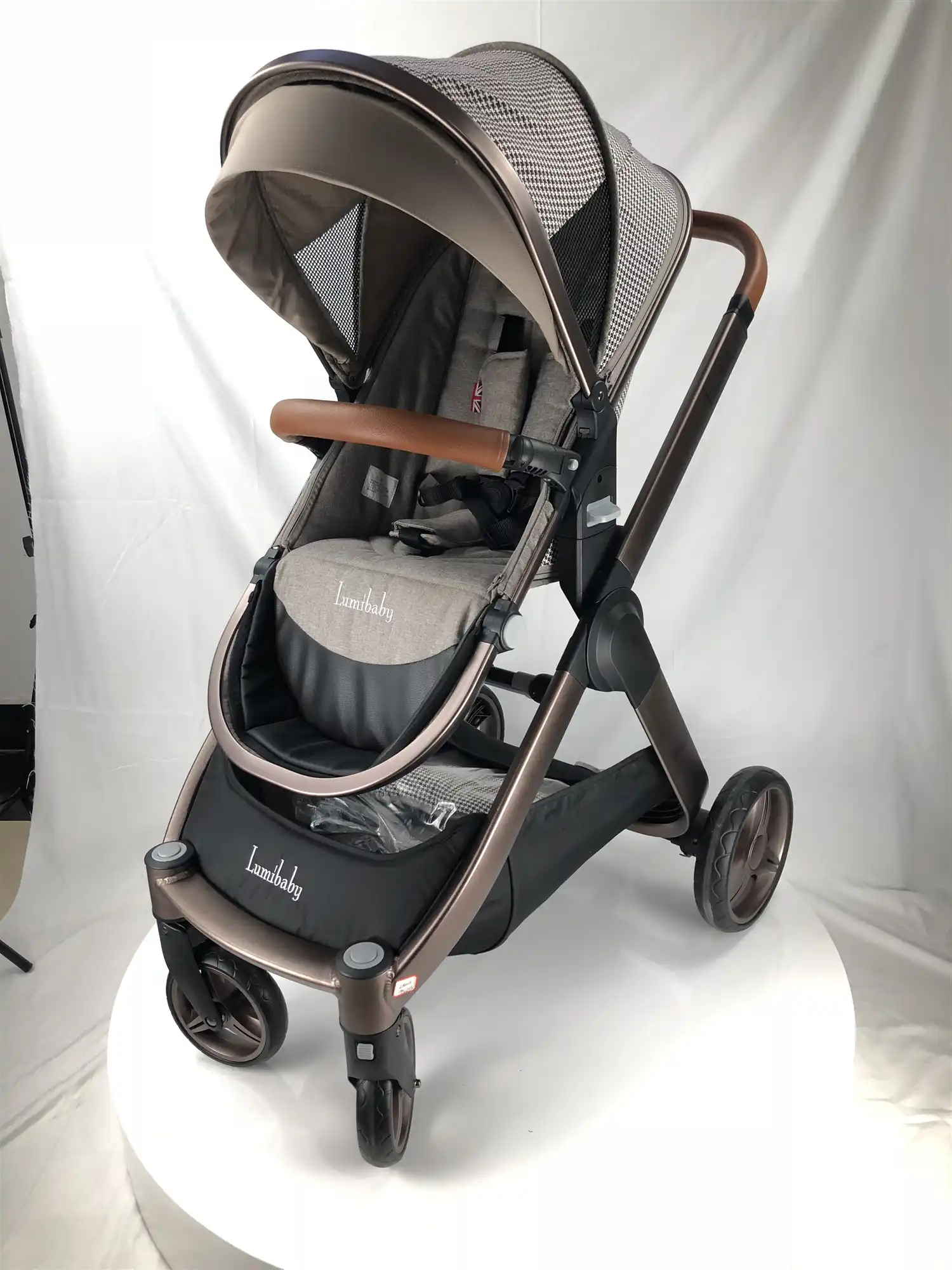 carry cot on wheels