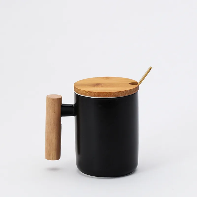 Black With lid spoon Black White style Ceramic Coffee Mugs with Lid Wooden Handgrip Spoon Water Tea Milk Mug Office Home Drinkware Gift - Цвет: Black With lid spoon