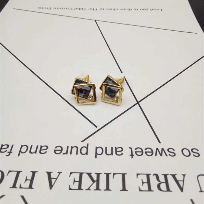 Movie star gold plated square shape imported crystal earrings  (5)