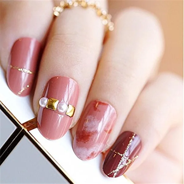 

24Pcs Simple Short Fake Nails Black Moon Eclipse Square Artificial Nail Tips with Glue Sticker Faux Ongle for Office Home Party