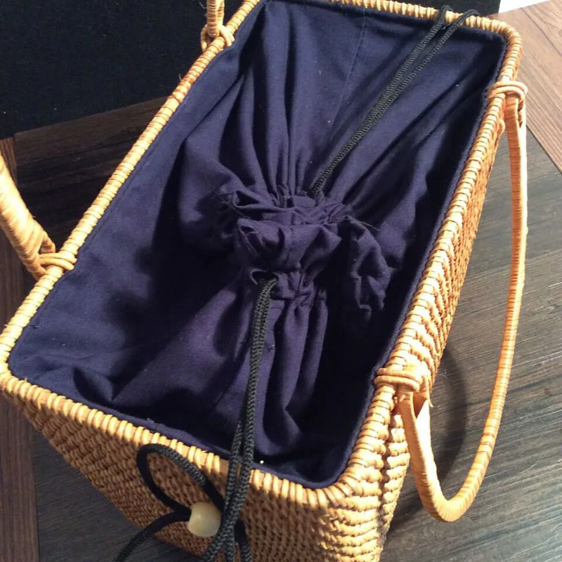 2017 Fresh Handbag storage basket retro Vintage Rattan Knitted Woven Basket Handmade portable multifunction Totes natural basket