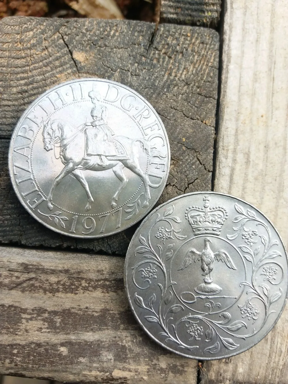 

38MM 1977 Coronation ,100% Real Genuine Comemorative Coin,Original Collection