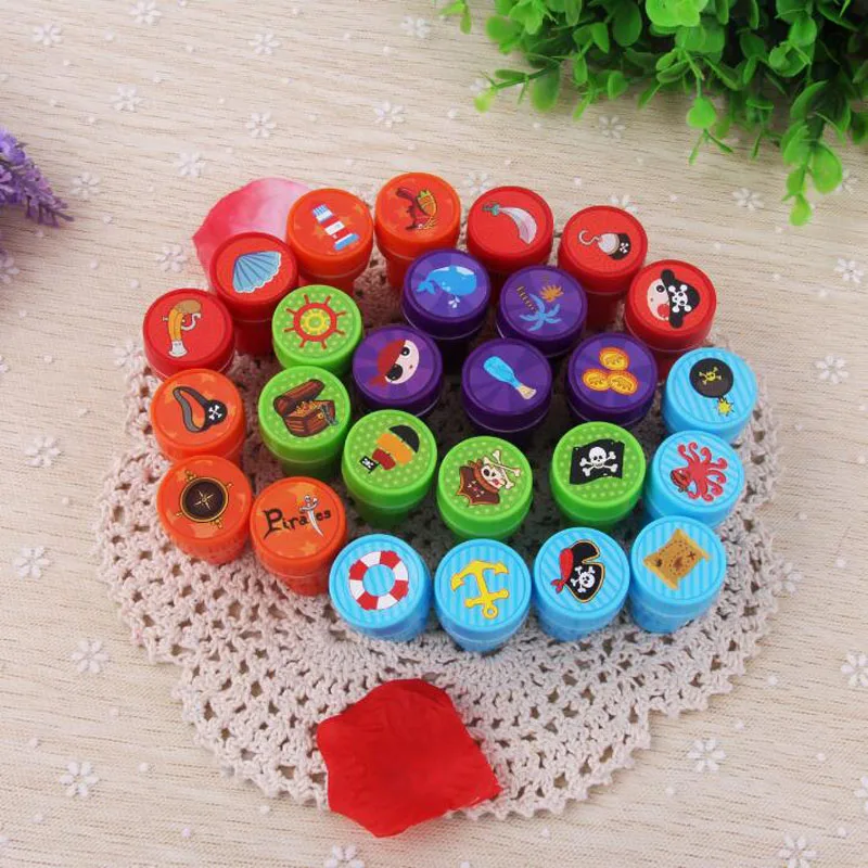 

1pc Cute Pirate Series Seal Round Plastic Cartoon Bring Inkpad Seal Toy School Office Party Favors Kids Educational Stationery