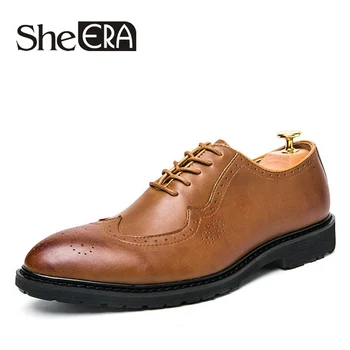

She ERA Hollow Outs Breathable Men Formal Shoes Pointed Toe Patent Leather Oxford Shoes For Men Dress Shoes Business