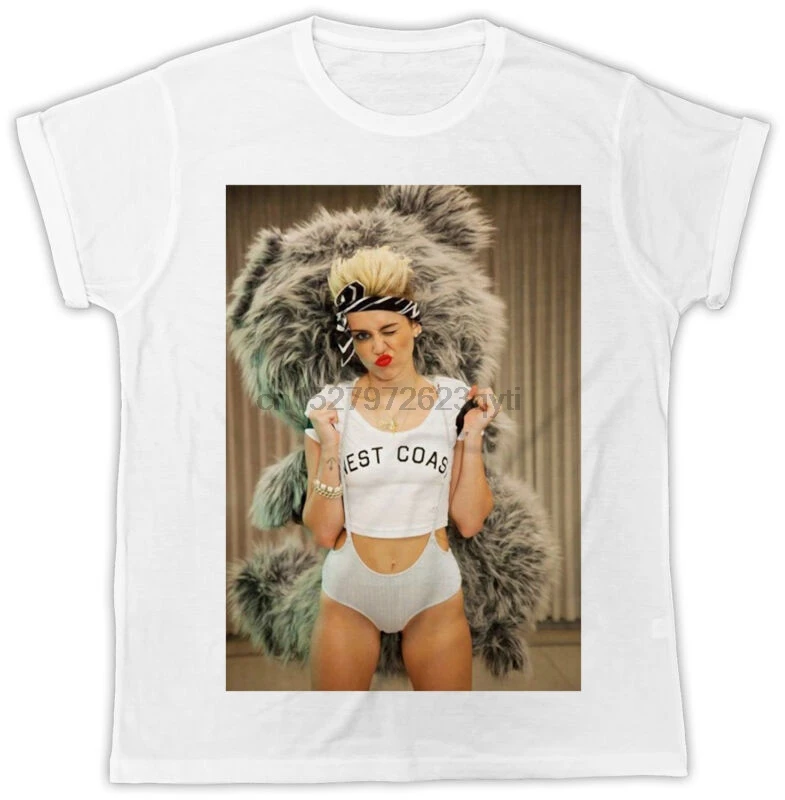 

MILEY CYRUS WITH BEAR MENS T SHIRT DESIGNER SUMMER SHORT SLEEVE T SHIRT