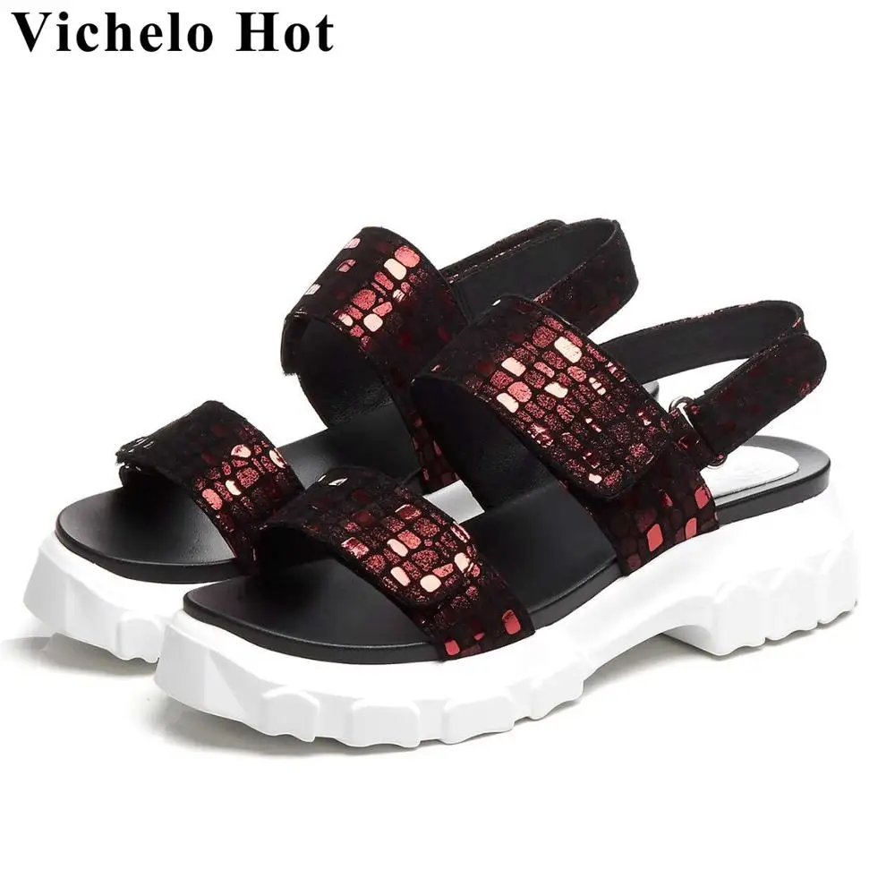 

Vichelo Hot 2019 vintage retro hook&loop design med bottom peep round toe women sandals platform luxury sheep leather shoes L2f2
