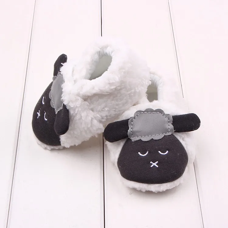 Осень и winnter Новый стиль 0-12 месяцев младенческой Детские Обувь для девочек Обувь для мальчиков милый 3D мультфильм овец плюшевые теплые