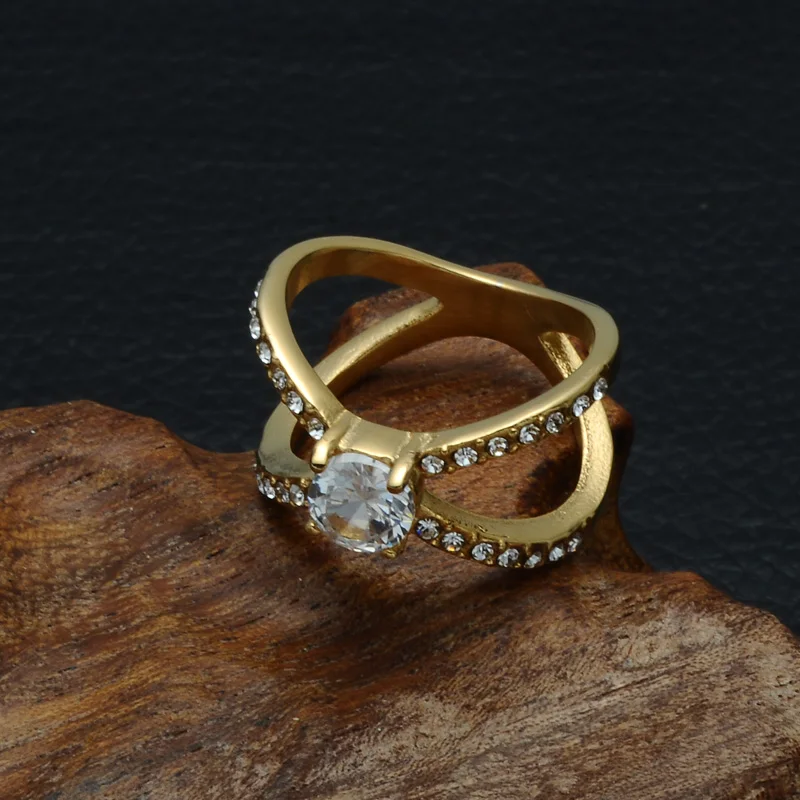 

HIP Hop Gold Color Concise Classical Cubic Zirconia Party Rings Iced Out Bling Titanium Stainless Steel Ring for Women Jewelry