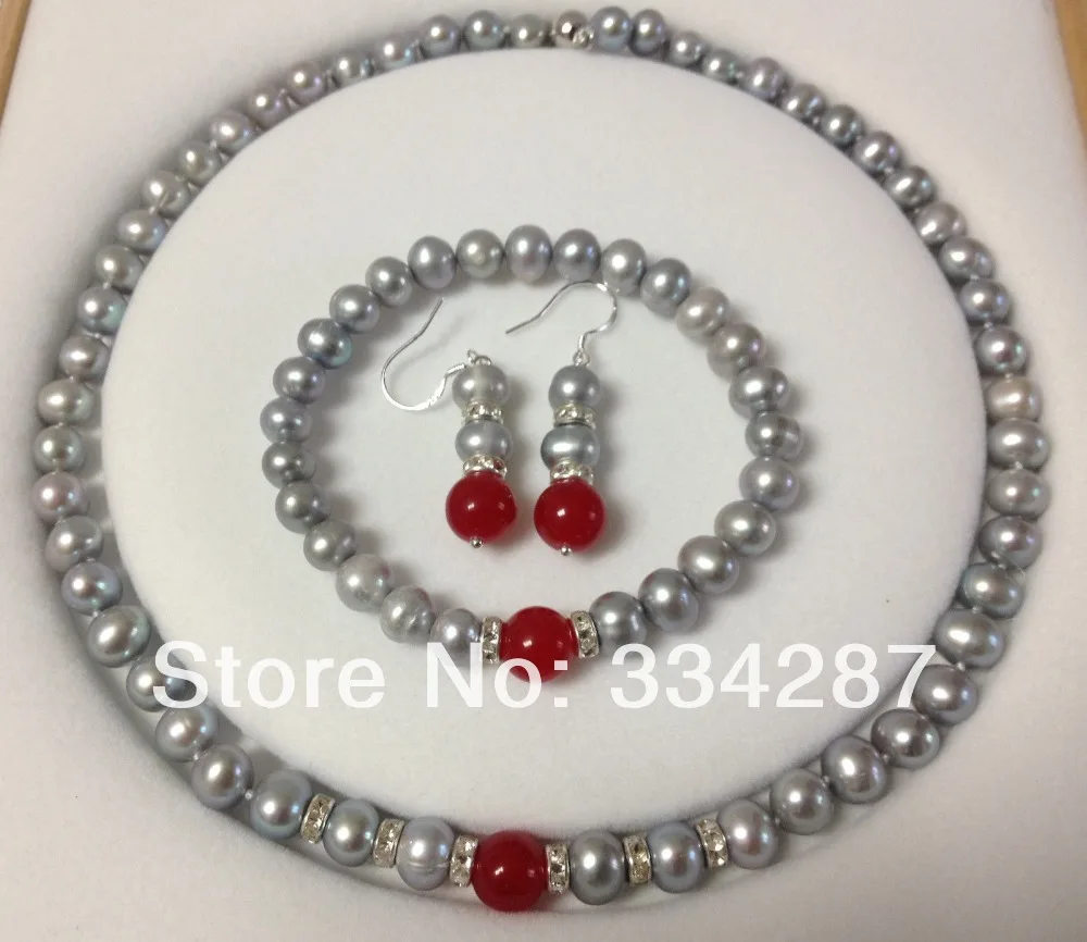 

Gray Akoya Cultured Pearl/Red Jade Bracelet Necklace Earrings Set