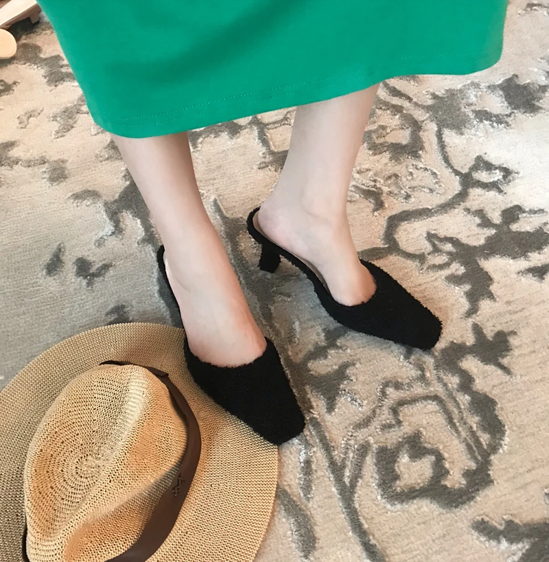 Женская обувь; короткие плюшевые тапочки; zapatos de mujer; дизайнерские шлепанцы с квадратным носком; обувь для девочек