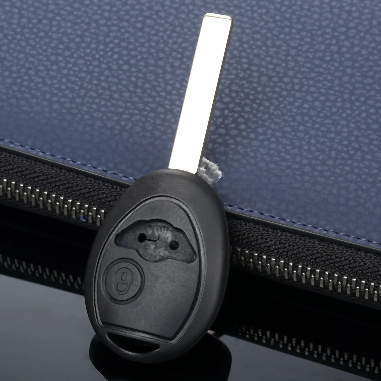 

2 Buttons Auto Key Shell Case Auto Replacement Fob Cover Fit For BMW Mini Cooper Uncut Blade Blank Key Shell Car Covers