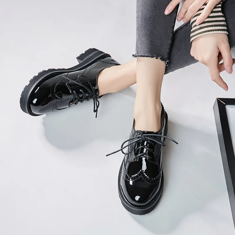 British style japanned leather brogue shoes woman lace up fretwork plush winter flats women round toe oxford derby shoes y746