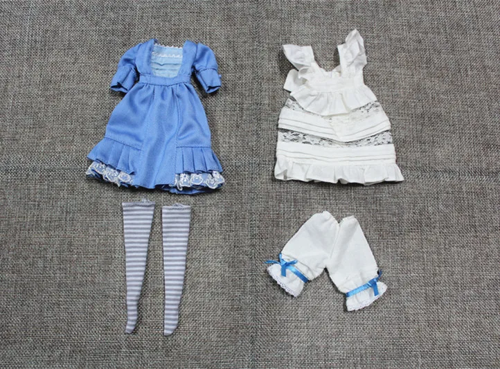 

Blygirl Blyth doll Blue and white maid outfit, dresses, aprons, shorts and stockings