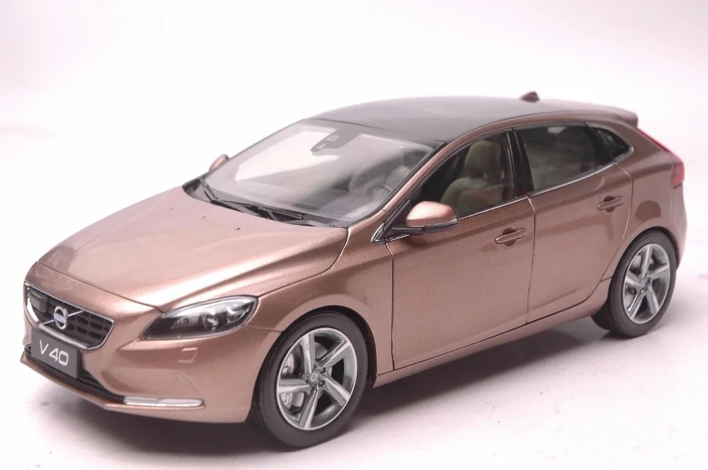 Модель литая 1:18 для Volvo V40 2016 коричневый внедорожник игрушечный автомобиль из