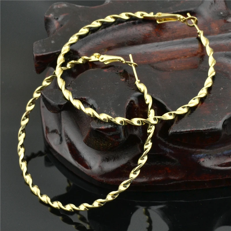 

Ladies earrings Big circle spiral shape gold silver loops Fashion jewelry women Young student christmas ornaments Female Earring