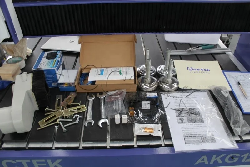 Высокая точность 1325 ATC древесины CNC маршрутизатор CNC гравировальный машинный ATC ЧПУ станок оборудование с шариковым винтом
