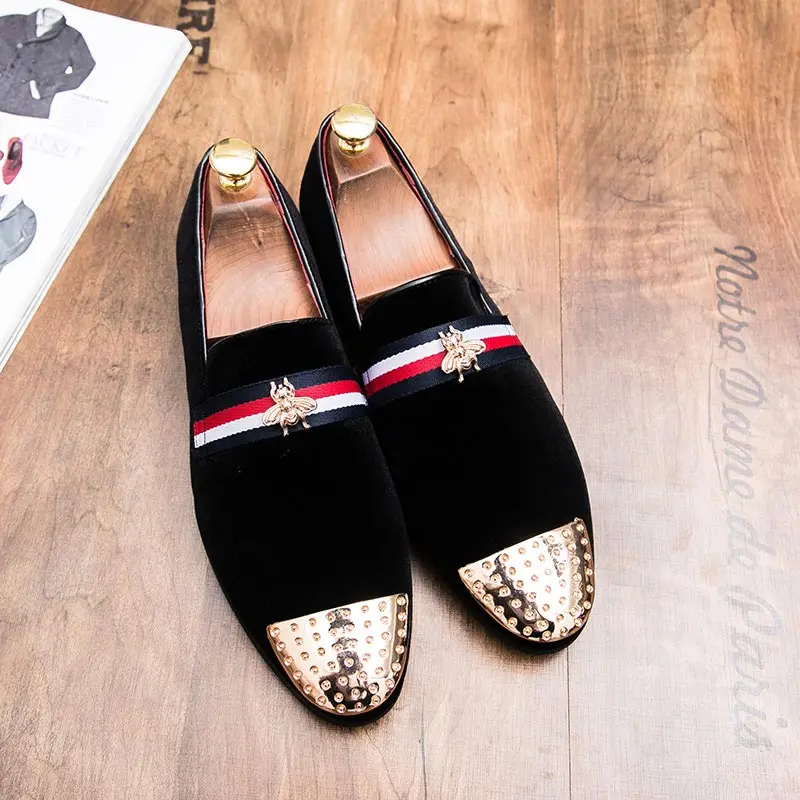 Brand Men Loafers Shoes Rivets Casual Shoes Men Designer Pointed Toe Velvet Loafers Slip On Party Flat Shoes Man Footwear