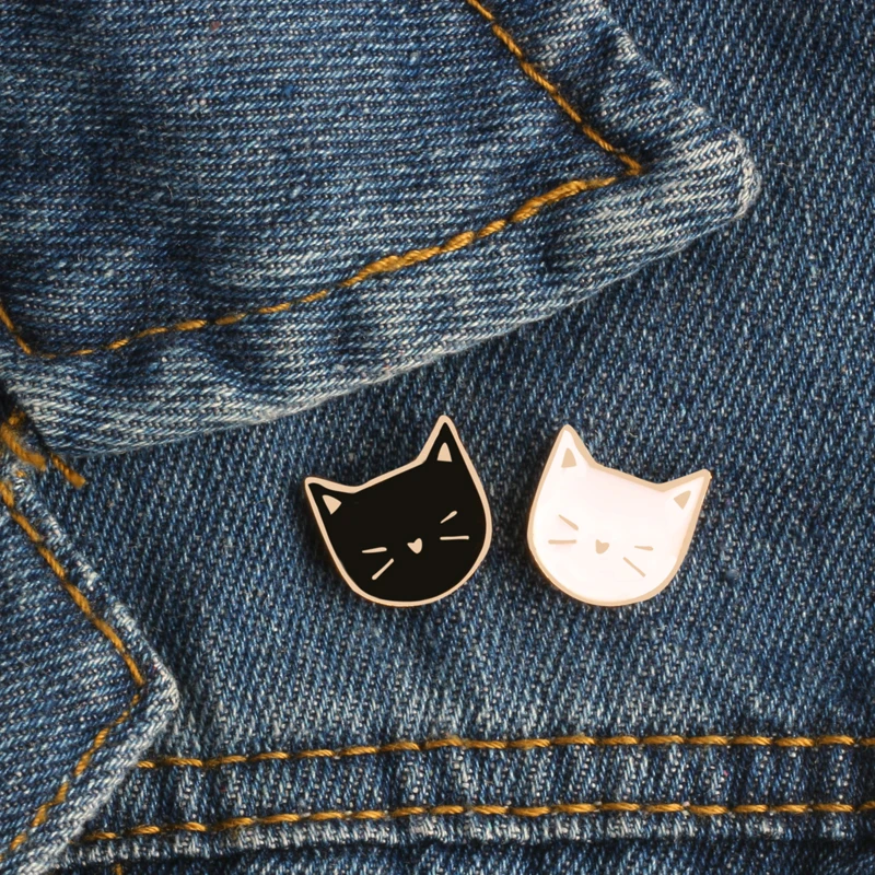 

Cartoon Animals Brooch Black White Cat Fish Bones Enamel Pins Women Denim Jackets Lapel Collar Pin Bag Badge Lover Jewelry Gifts