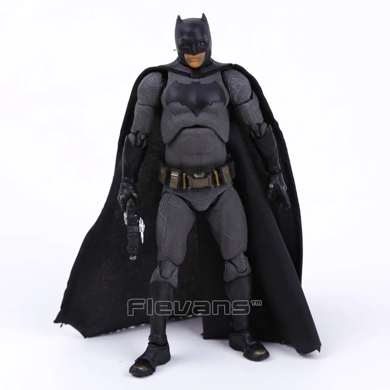 MAFEX NO.017 DC COMICS Batman v Superman: Dawn of Justice Batman PVC Action Figure Collectible Mode