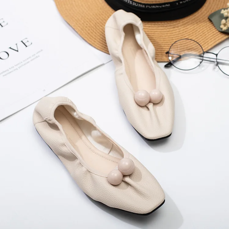 

2019 spring new fashion simple solid color casual shoes women soft and comfortable wild shallow mouth flat shoes.