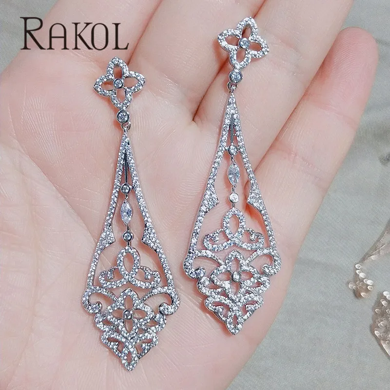 

RAKOL New Fashion Exquisite Fan Shaped Cubic Zircon Drop Earrings For Women Party Dress Jewelry Accessories RE522013