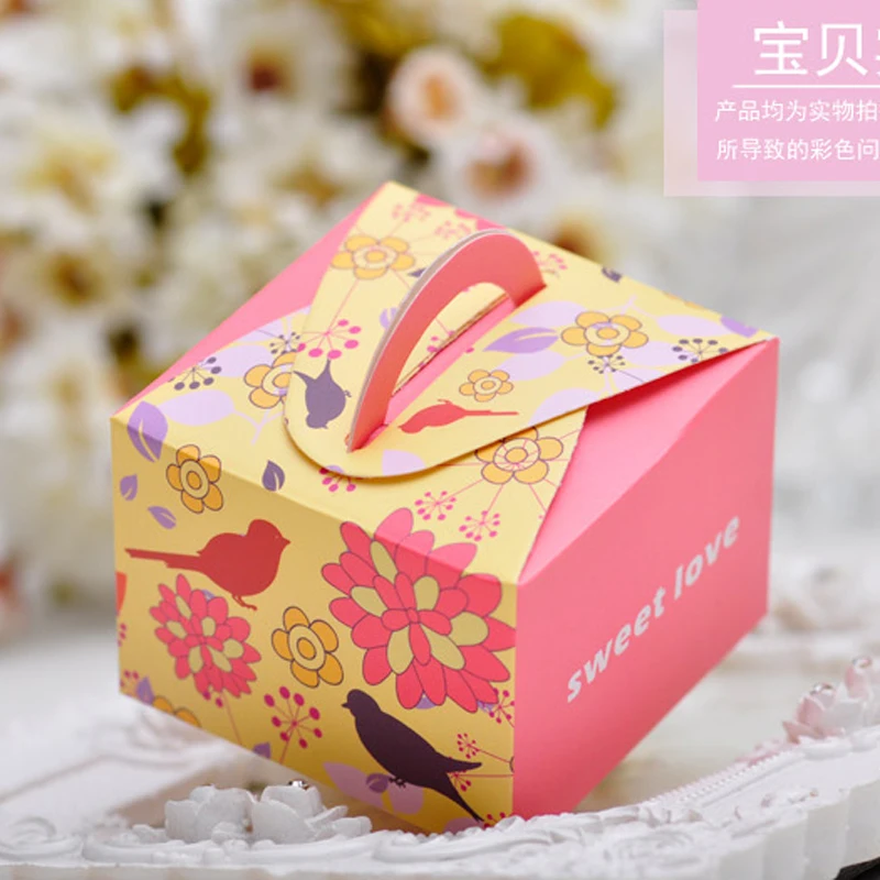 Корейская коробочка. Корейская коробочка. Китайские сладости бокс. Подарочная коробка корейской косметики. Набор korean beauty box.