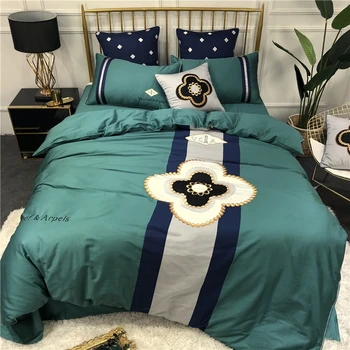 

2018 green egyptian cotton 4pcs embroidery Bedding Sets Contain Duvet Cover Bed Sheet Pillowcase