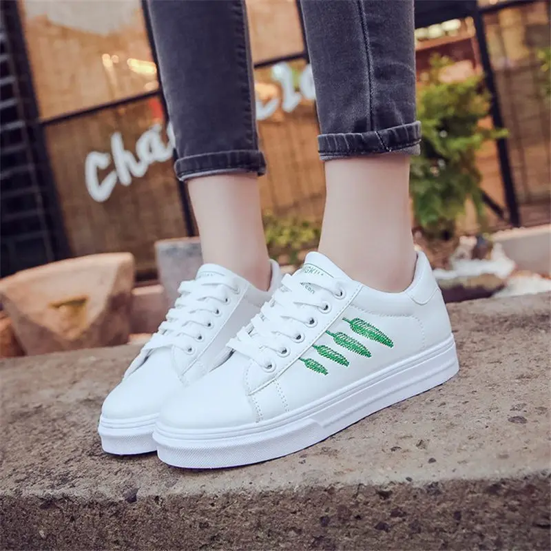 الأبيض رياضية Zapatillas موهير أحذية النساء أزياء جديد تصميم الدانتيل يصل مريحة المرأة شقة حذاء كاجوال