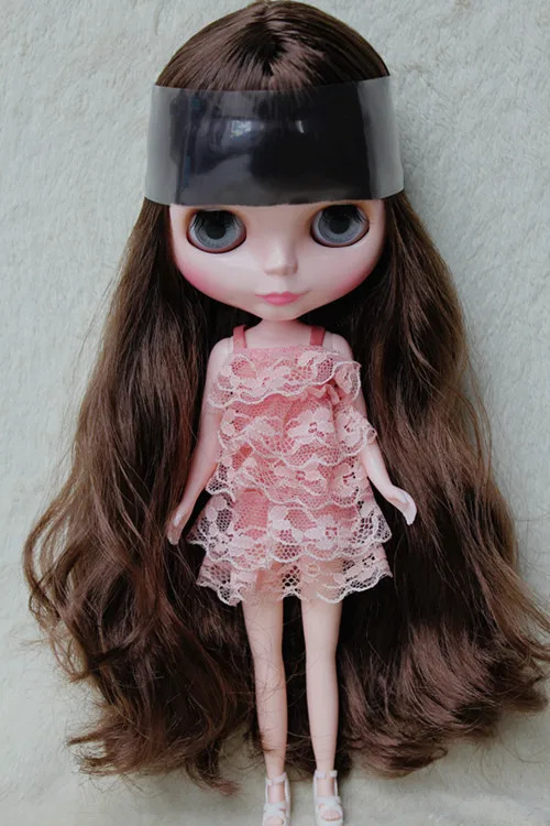 ドールお耳  色黒肌に赤ブラウン系メイク  付け耳  ブライス ドールお耳 色黒肌に赤ブラウン系メイク 付け耳 ブライス