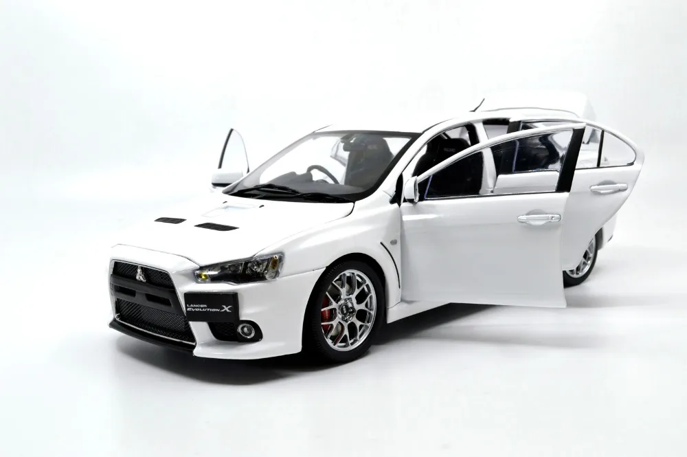 1/18 1:18 Масштаб Mitsubishi Lancer EVO X белая литая модель двери автомобиля открыть руль