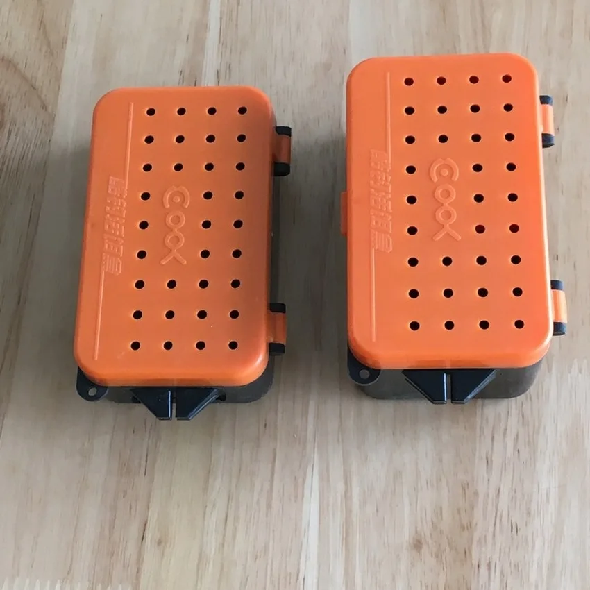 

Multifunctional 2 Compartments Fishing Box 10*6*3.2cm Plastic Earthworm Worm Bait Lure Fly Carp Fishing Tackle Box Accessories