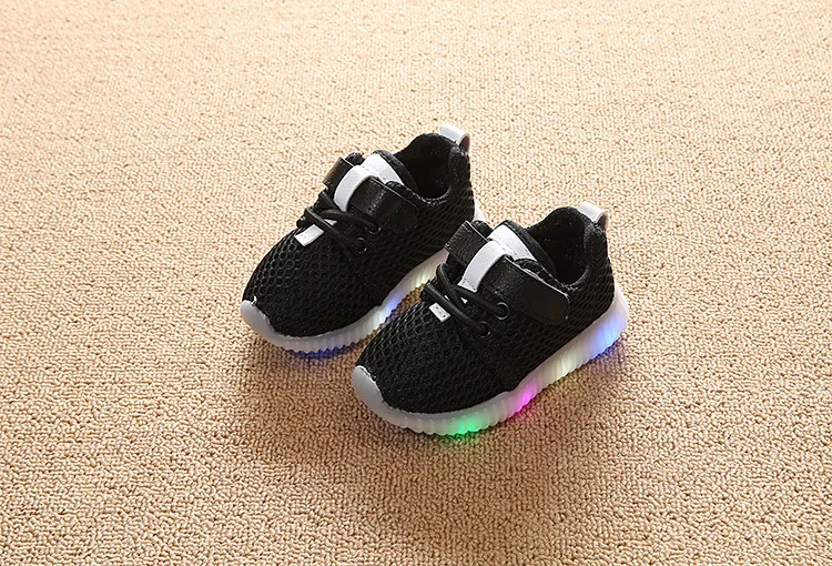 Baby Lights Shoes First Walker Toddler Boy Girl Casual Sneakers LED Kid Children Sport Shoes Baby Tennis Sneakers 1-5 Years