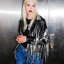 Модные женские Куртки из искусственной кожи с кисточками в стиле панк, Осенние новые винтажные короткие женские пальто с длинным рукавом и заклепками