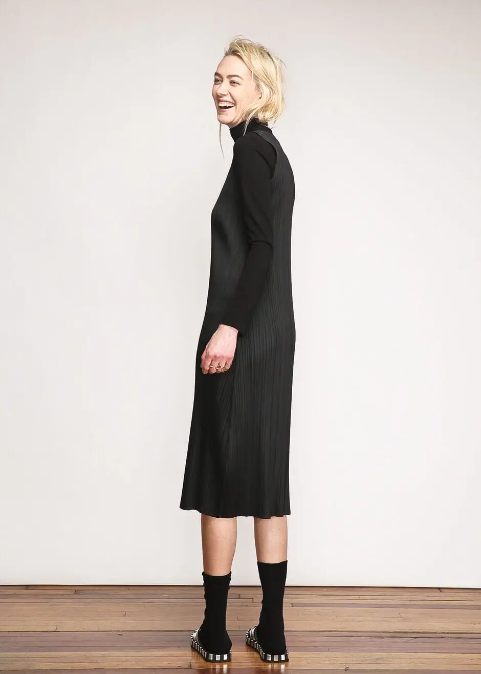 

Four seasons commuter Basics wrinkle sleeveless dress long vest dress MIYAKE pleated dress free shipping