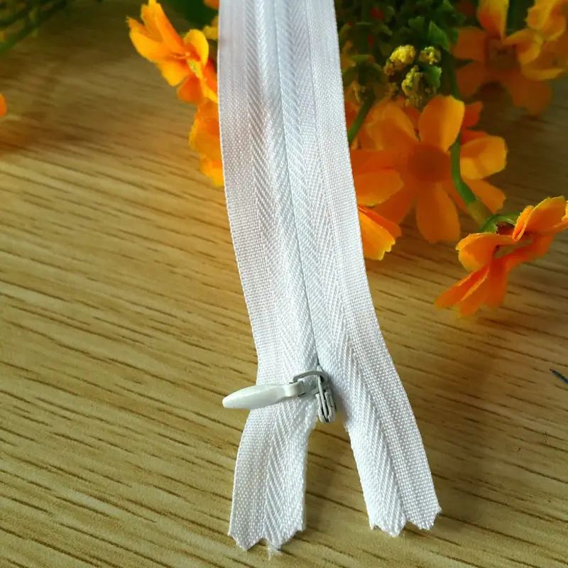 

5 pieces/lot 3# white / black Invisible Zippers 40cm Nylon Zippers for Sewing DIY Cushion Covers Ziper Garment Accessories