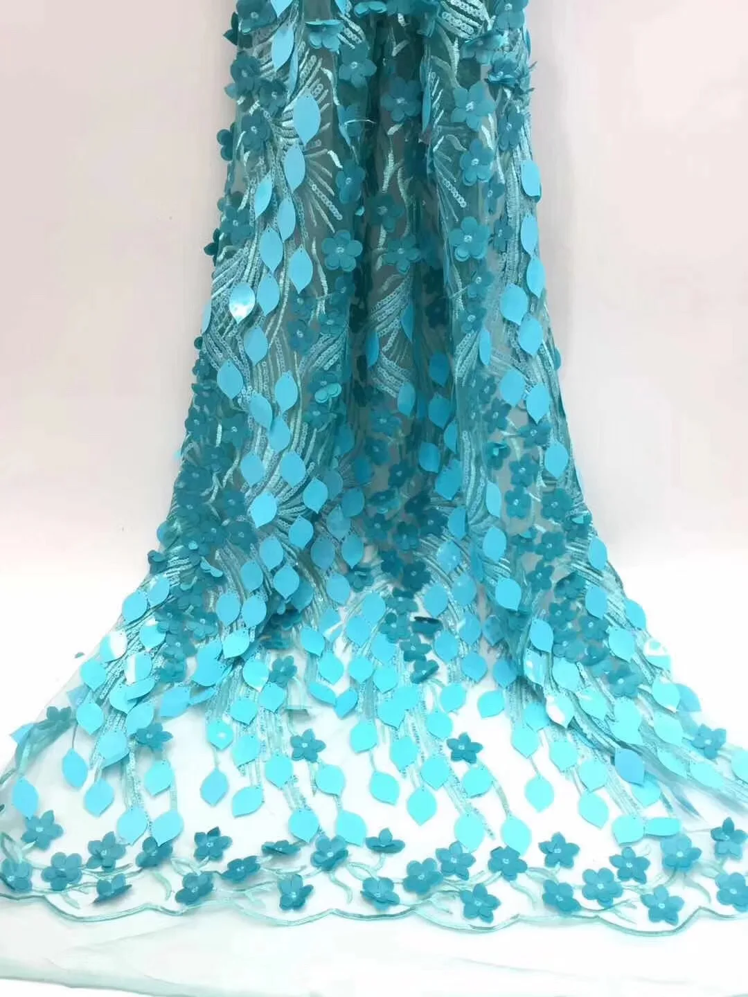 

Beautifical nigerian lace fabrics Latest Fashion french net lace 3d flowres lace fabrics with sequins for dress 5yards ML1N847