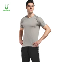 Бренд Для мужчин футболка быстросохнущая дышащая Фитнес футболки Для мужчин Джерси Спортивная рубашка под управлением Slim Fit Для мужчин футболки Running