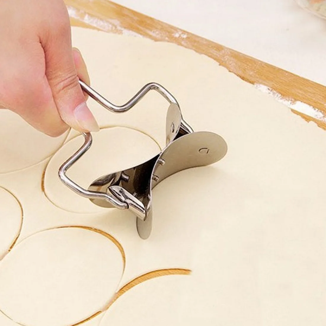

1pc Stainless Steel Dumpling Wrapper Cutter Dough Press Ravioli Mould Dumpling Maker Kitchen Cooking Pastry Tools