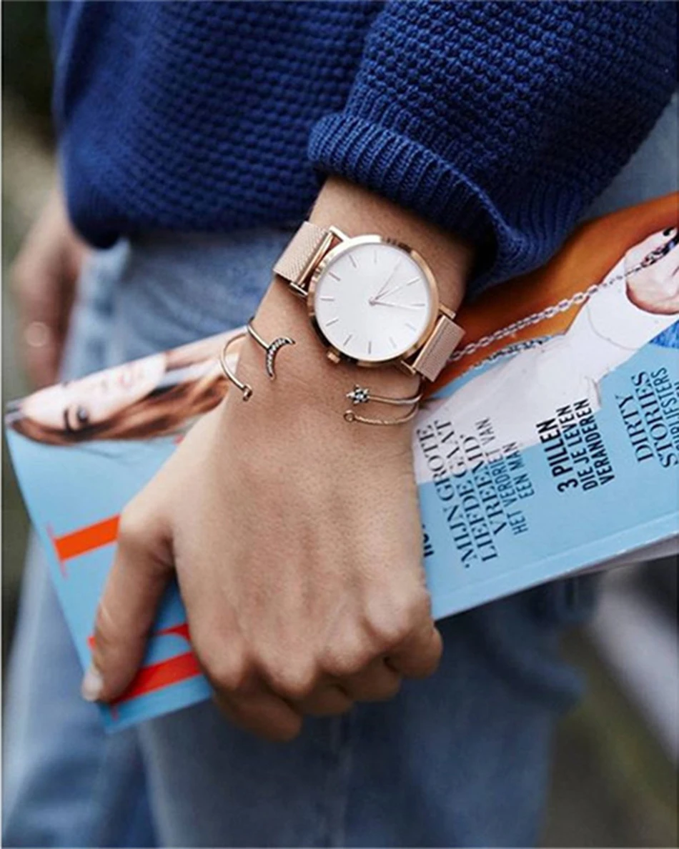 Women watch  (13)