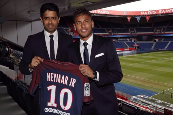 PSG домашний NEYMAR JR#10 набор+ Ligue 1 патч+ OOREDOO NEYMAR JR#10 nameset