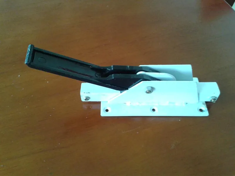 Automotive paint room door latch bolt lock world furniture painting