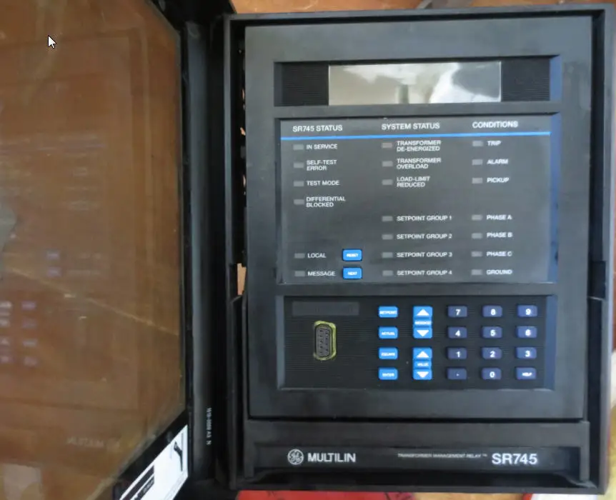 

SR745-CASE used in good condition