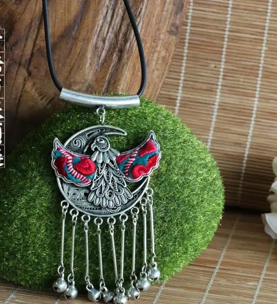 

The old Miao Silver Earrings Handmade Embroidery embroidery old vintage earrings MS random